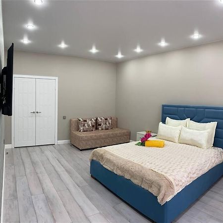 Vip Апартаменты В Центре Города Kostanay Extérieur photo